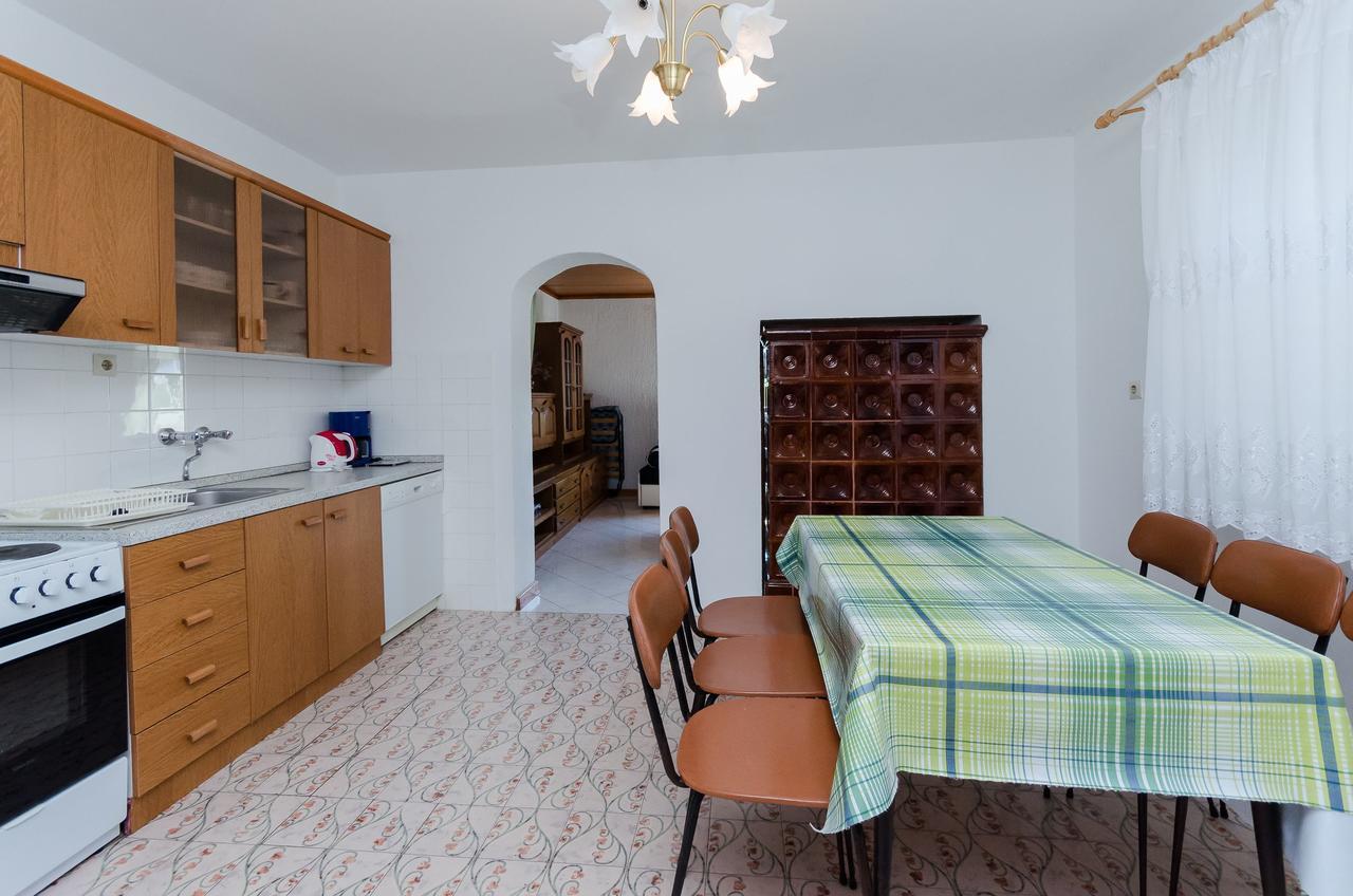 Apartments Biserka Barbat na Rabu المظهر الخارجي الصورة
